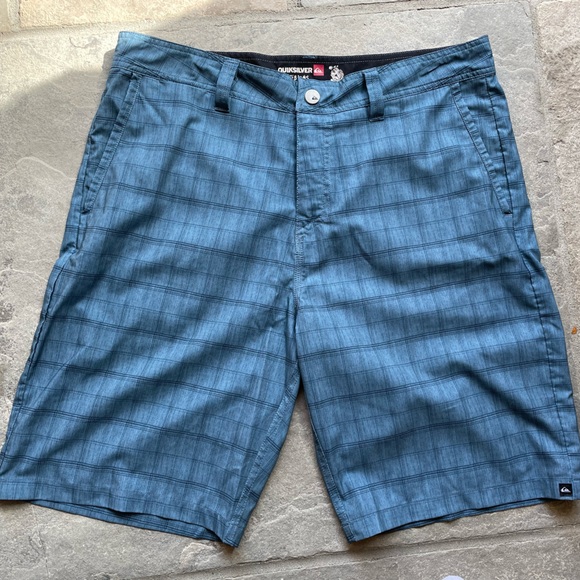 Quick Silver Men’s Shorts/Swim Shorts Size 32 - Picture 1 of 6